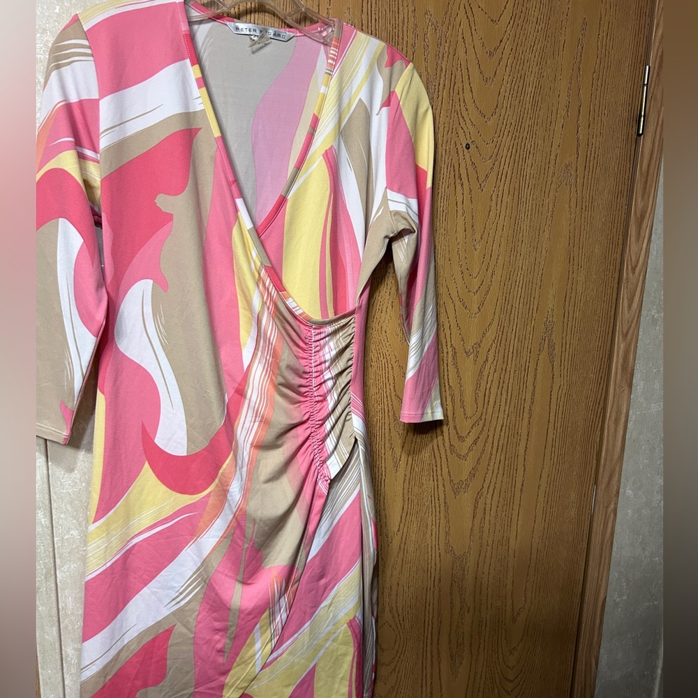 Figure flattering, wrap around look dress in fresh peach and lemon pastels sz Sm